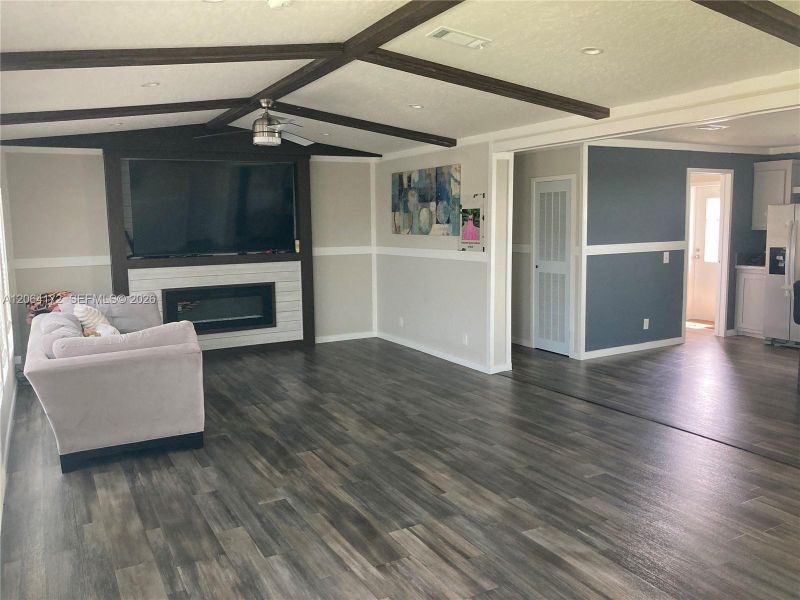 Spacious, unfurnished interior of a new home in , Clewiston (Image 19).