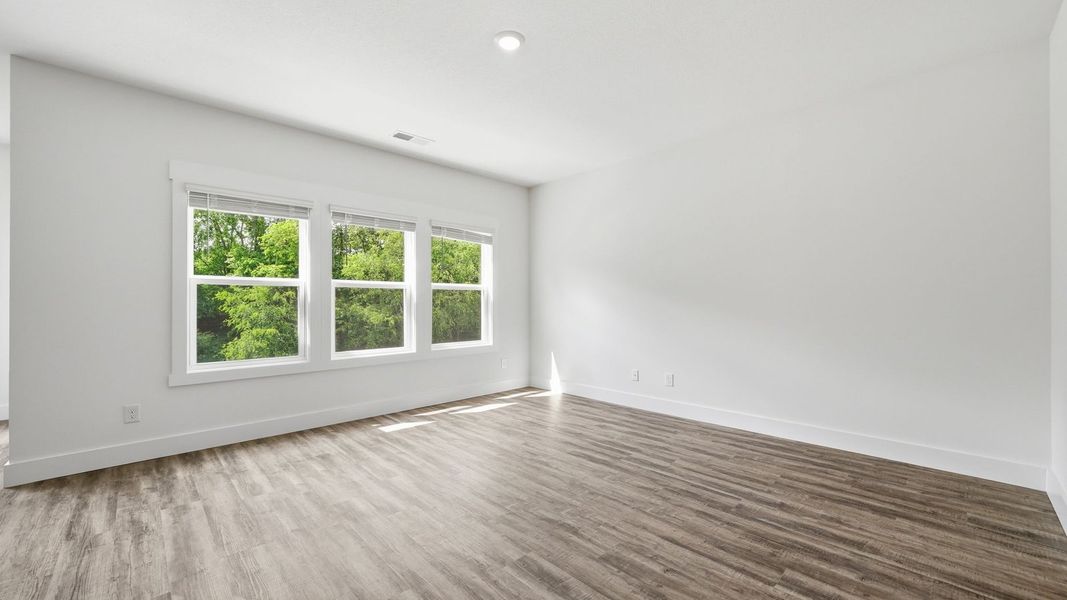Spacious, unfurnished interior of a new home in Fieldcrest Acres, Blountville (Image 25).