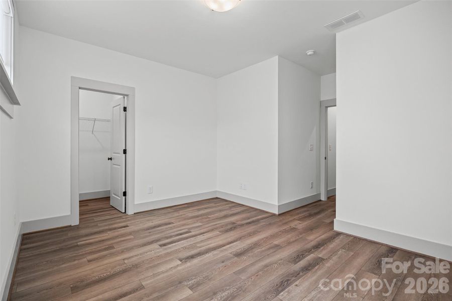 Spacious, unfurnished interior of a new home in , Fort Mill (Image 27).