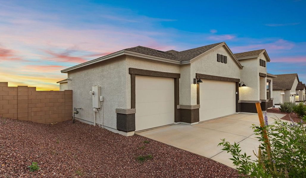 Representative exterior photo of a completed home built from the Lakeway - H40L by D.R. Horton in Sycamore Vista, Vail, AZ (Image 20).