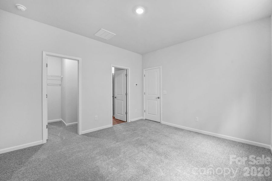 Spacious, unfurnished interior of a new home in Village of Waxhaw, Waxhaw (Image 9). Spacious, unfurnished interior of a new home in Village of Waxhaw, Waxhaw (Image 9).