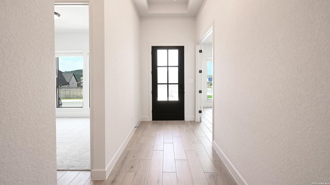Spacious, unfurnished interior of a new home in Kinder Ranch, San Antonio (Image 19).