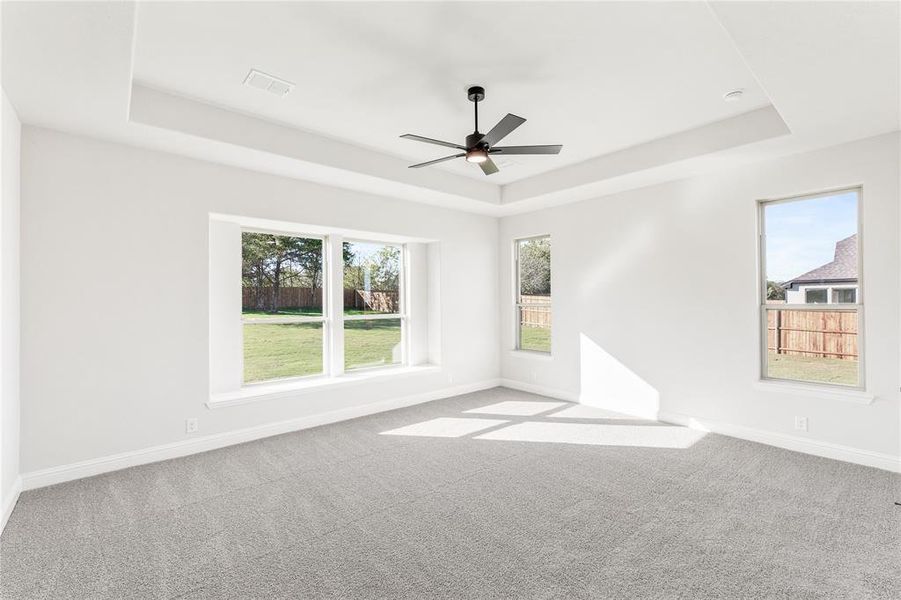 Spacious, unfurnished interior of a new home in Crystal Lake Estates, Red Oak (Image 31). Spacious, unfurnished interior of a new home in Crystal Lake Estates, Red Oak (Image 31).