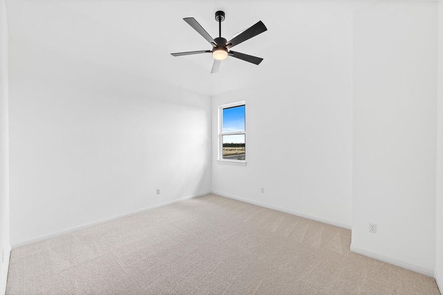 Spacious, unfurnished interior of a new home in Lariat - 80', Liberty Hill (Image 16).