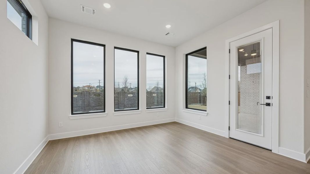 Representative unfurnished interior of a home built from the Lakewood by Chesmar Homes in Attwater 65's, Waller (Image 22).