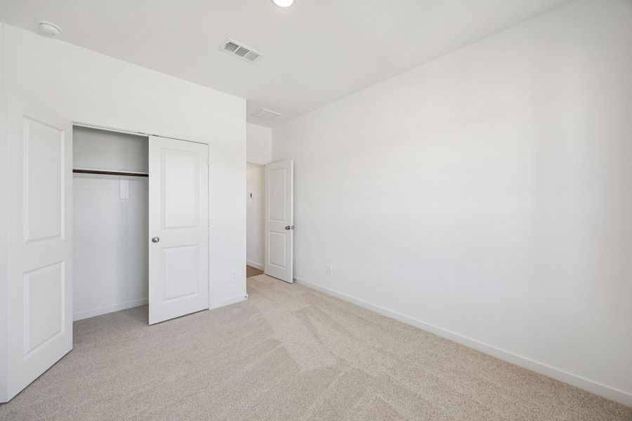 Spacious, unfurnished interior of a new home in Montgomery Bend, Montgomery (Image 24).