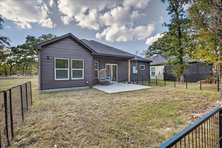 Exterior details and patio area of a home in , Trinidad (Image 3).