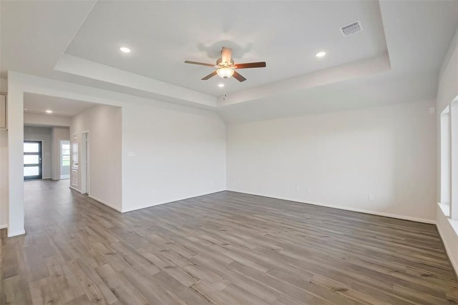 Spacious, unfurnished interior of a new home in Sierra Vista, Rosharon (Image 9). Spacious, unfurnished interior of a new home in Sierra Vista, Rosharon (Image 9).