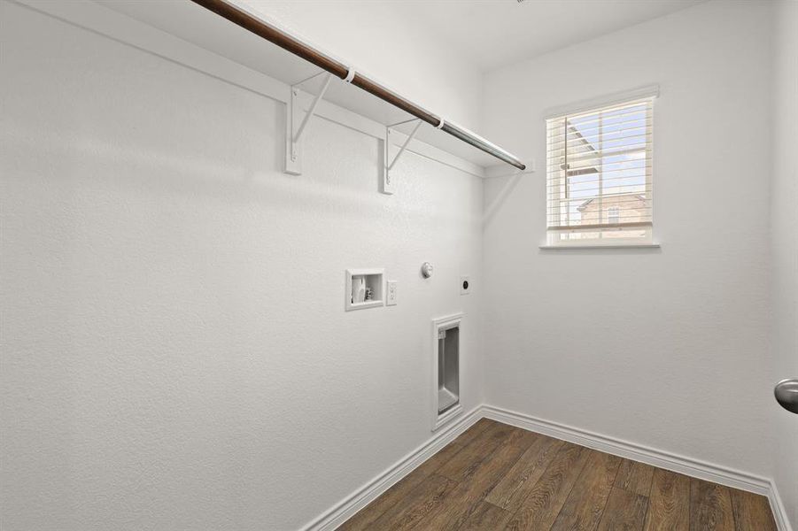 Spacious, unfurnished interior of a new home in Sycamore Landing, Fort Worth (Image 10). Spacious, unfurnished interior of a new home in Sycamore Landing, Fort Worth (Image 10).