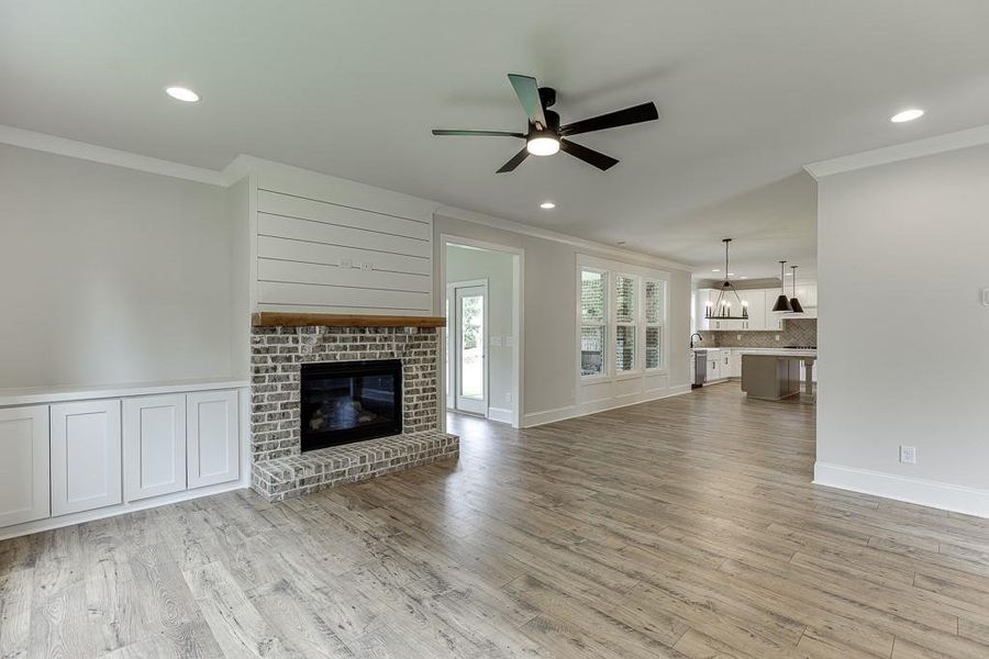 Spacious, unfurnished interior of a new home in , Bishop (Image 22).