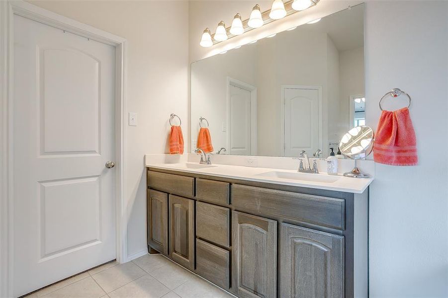 Furnished interior view inside a new home in Chisholm Hills, Cleburne (Image 40). Furnished interior view inside a new home in Chisholm Hills, Cleburne (Image 40).
