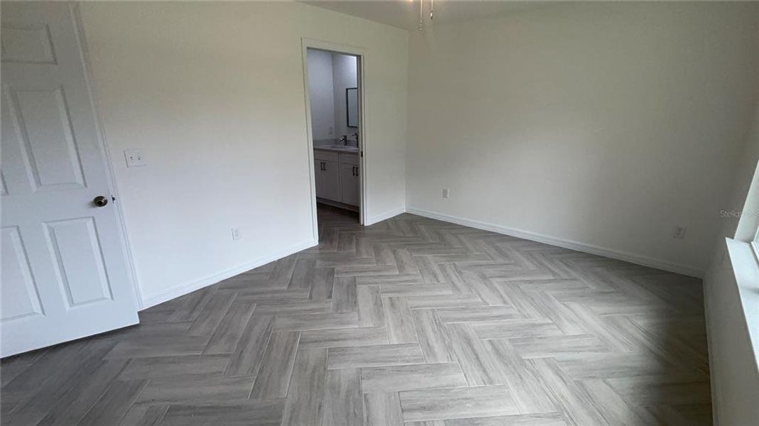 Spacious, unfurnished interior of a new home in , Summerfield (Image 20).