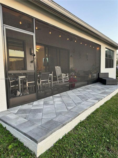 Exterior details and patio area of a home in , Port St. Lucie (Image 3).