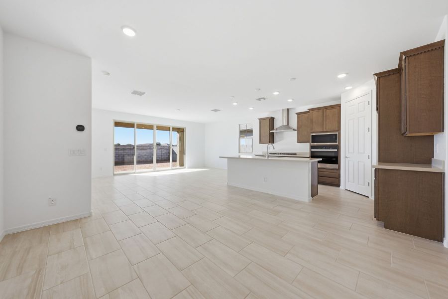 Spacious, unfurnished interior of a new home in Empire Pointe, Queen Creek (Image 6). Spacious, unfurnished interior of a new home in Empire Pointe, Queen Creek (Image 6).