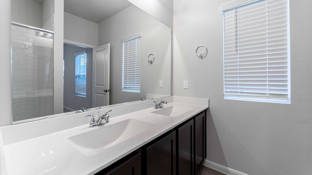 Furnished interior view inside a new home in Paramount, Kyle (Image 7).