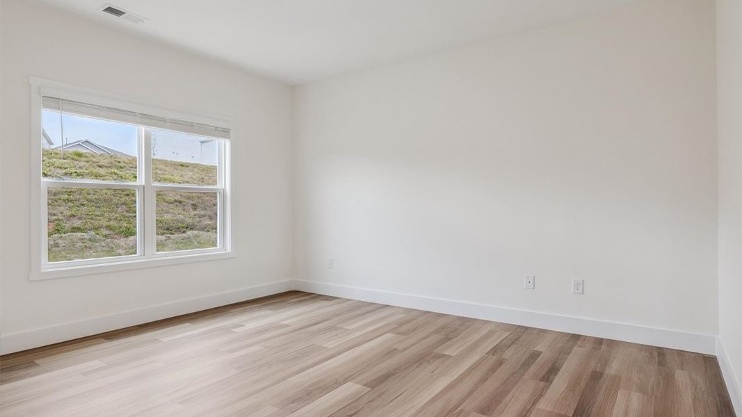 Spacious, unfurnished interior of a new home in Millstone Village, Morristown (Image 12).