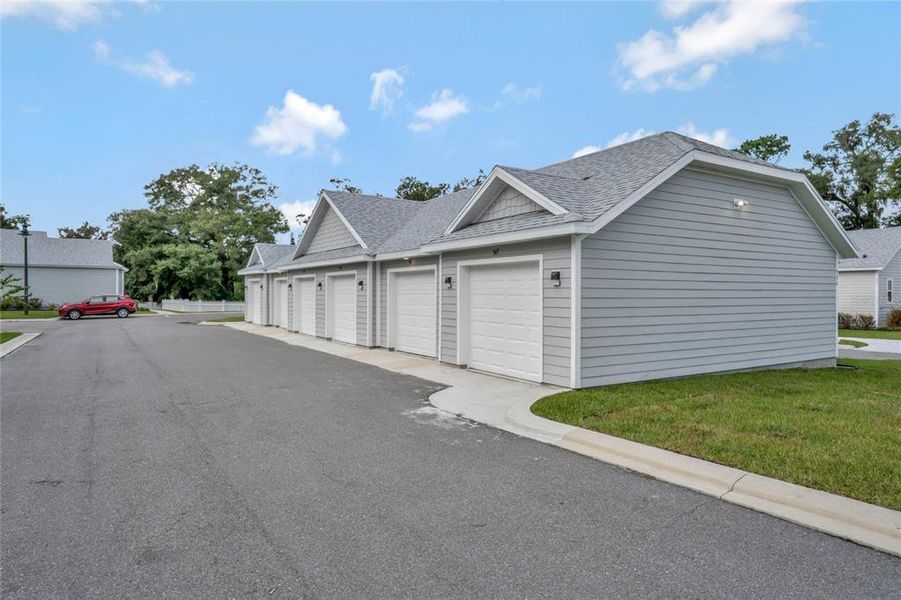 Detached 1 car garage