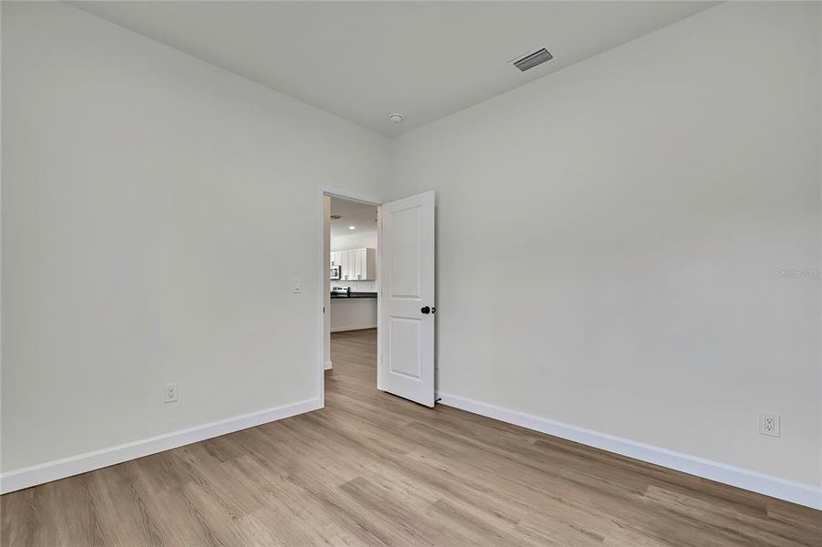 Spacious, unfurnished interior of a new home in , Tampa (Image 42).