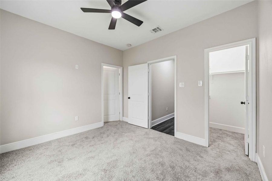 Spacious, unfurnished interior of a new home in , Houston (Image 22).
