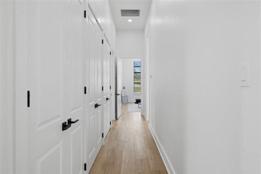 Spacious, unfurnished interior of a new home in , Willis (Image 20).