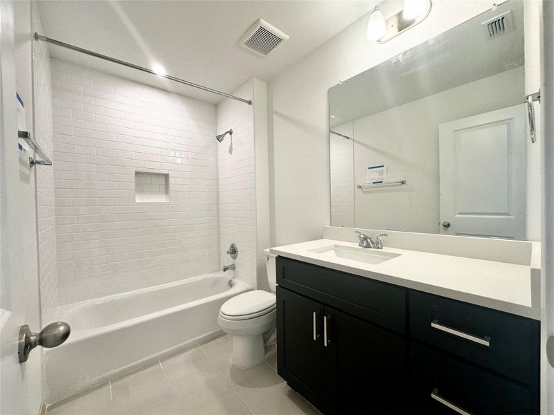 Furnished interior view inside a new home in Porter Country, Buda (Image 11).
