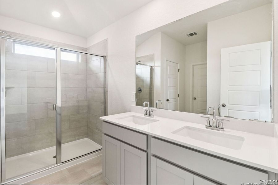 Furnished interior view inside a new home in Catalina, Converse (Image 9).