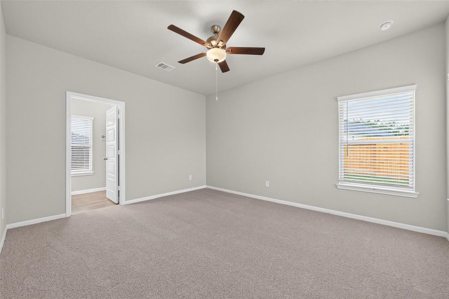 Spacious, unfurnished interior of a new home in Woodland Lakes, Huffman (Image 24).