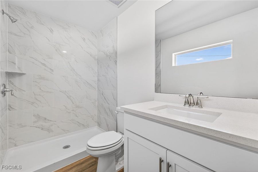 Furnished interior view inside a new home in Cape Coral, Cape Coral (Image 9).