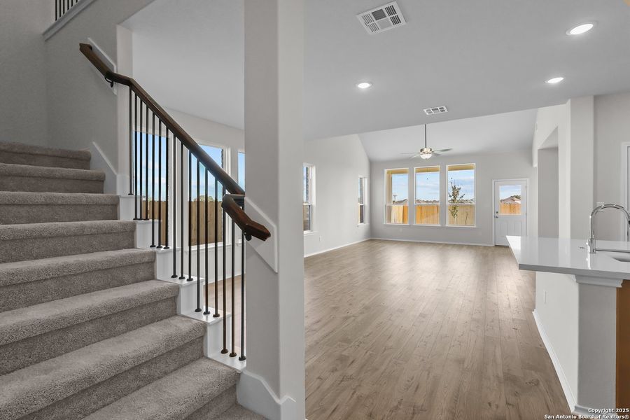 Spacious, unfurnished interior of a new home in Sunflower Ridge, New Braunfels (Image 14). Spacious, unfurnished interior of a new home in Sunflower Ridge, New Braunfels (Image 14).