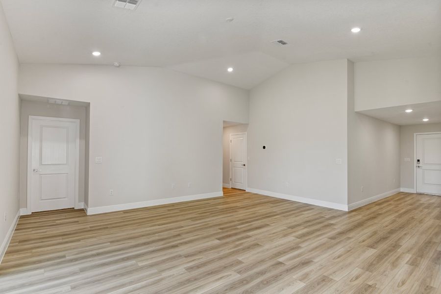 Spacious, unfurnished interior of a new home in Cherrywood Preserve, Ocala (Image 10). Spacious, unfurnished interior of a new home in Cherrywood Preserve, Ocala (Image 10).