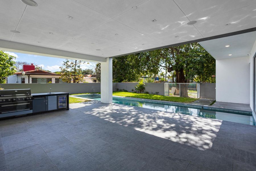 Community amenities in , Miami (Image 17).