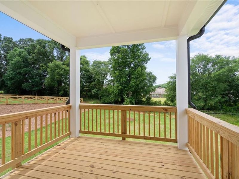 Exterior details and patio area of a home in Wehunt Meadows, Hoschton (Image 3).