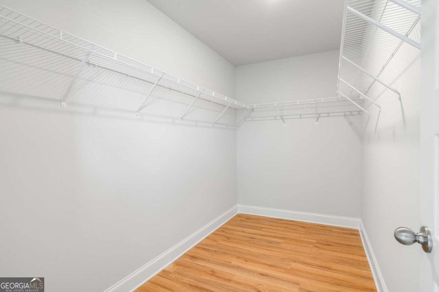 Spacious, unfurnished interior of a new home in Killian Manor at The Adares, Adairsville (Image 20). Spacious, unfurnished interior of a new home in Killian Manor at The Adares, Adairsville (Image 20).
