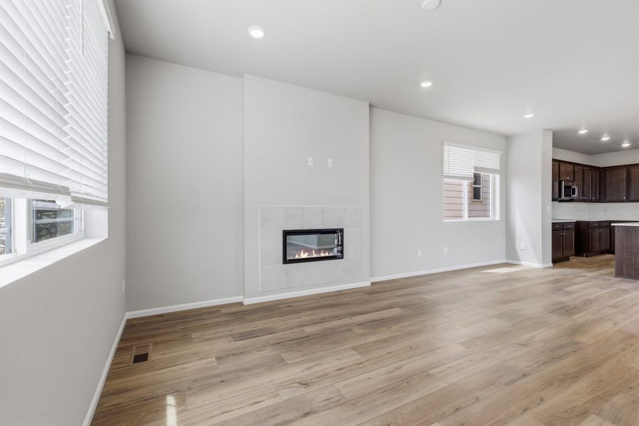Spacious, unfurnished interior of a new home in Windler, Aurora (Image 9).