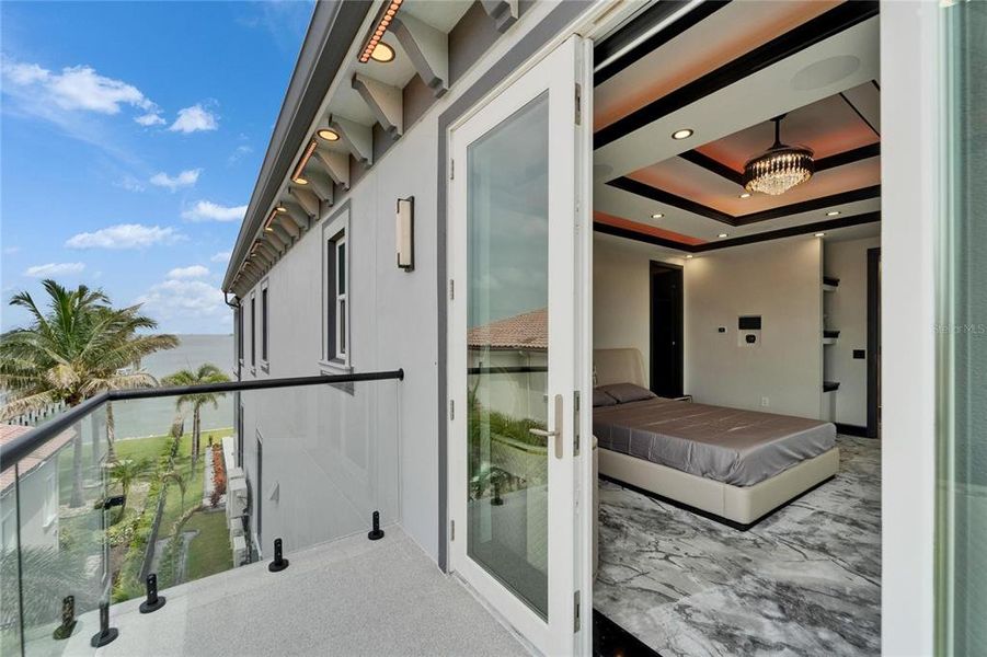 Exterior details and patio area of a home in , Apollo Beach (Image 35).