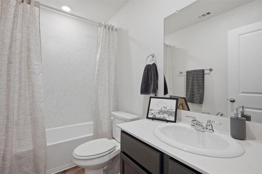 Furnished interior view inside a new home in Three Oaks, Sherman (Image 33).