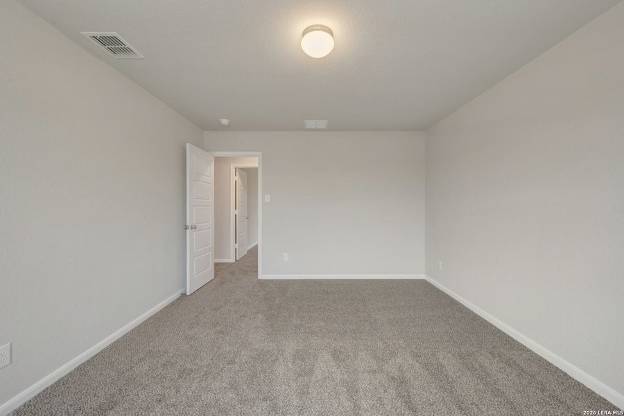 Spacious, unfurnished interior of a new home in Winding Brook, San Antonio (Image 23).