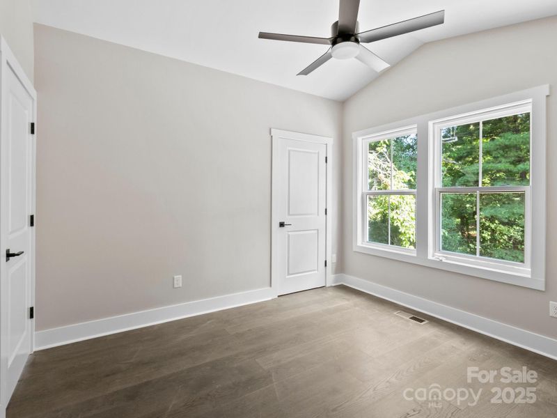 Spacious, unfurnished interior of a new home in , Candler (Image 8).