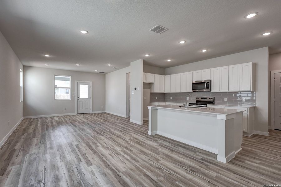 Furnished interior view inside a new home in Mesa Vista, San Antonio (Image 10).