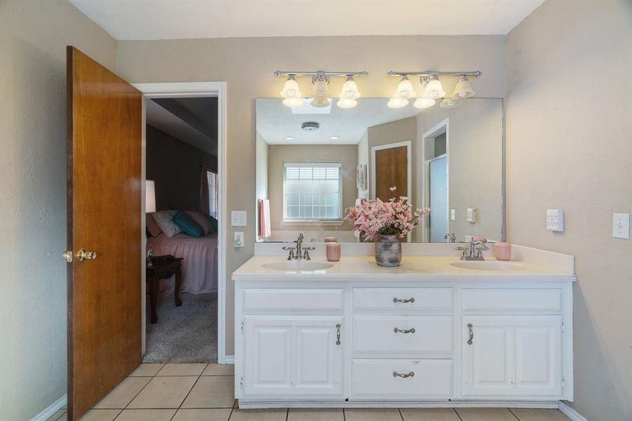 Furnished interior view inside a new home in , Paris (Image 16). Furnished interior view inside a new home in , Paris (Image 16).