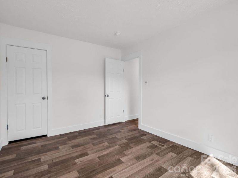 Spacious, unfurnished interior of a new home in , East Flat Rock (Image 27).