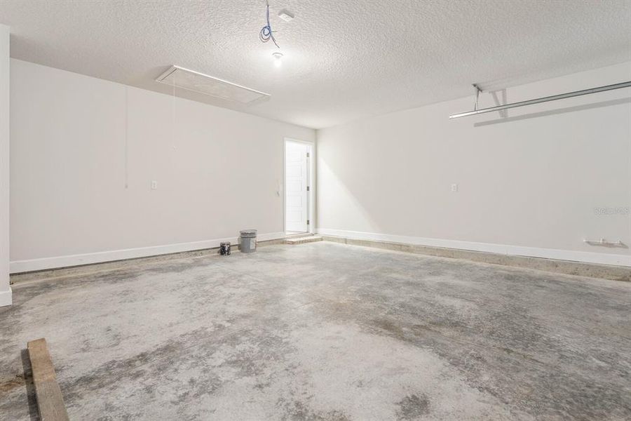 Spacious, unfurnished interior of a new home in , Palm Coast (Image 23).