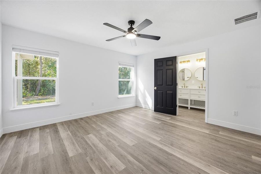 Spacious, unfurnished interior of a new home in , Ocala (Image 34).