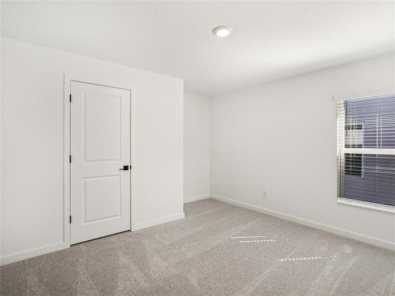 Spacious, unfurnished interior of a new home in Trilby Crossing, Brooksville (Image 6).