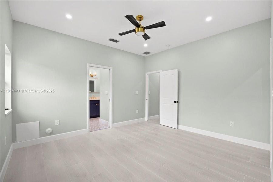 Spacious, unfurnished interior of a new home in , West Palm Beach (Image 19).