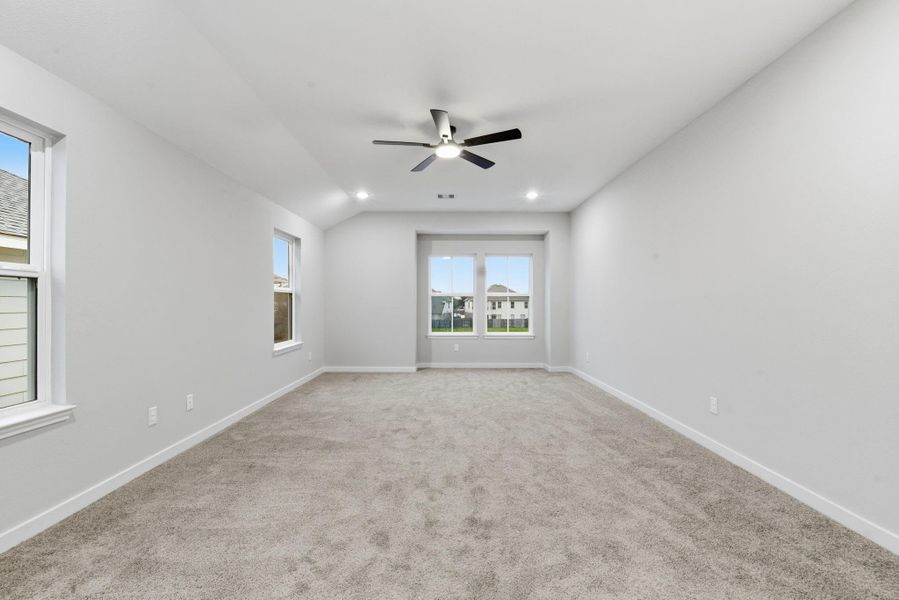 Spacious, unfurnished interior of a new home in , Fresno (Image 39).