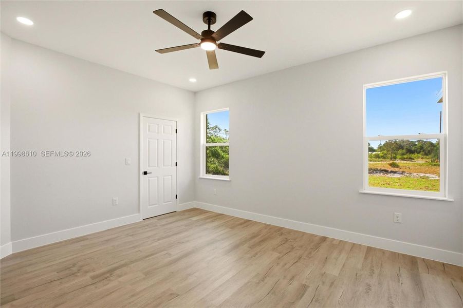 Spacious, unfurnished interior of a new home in , Lake Placid (Image 15).