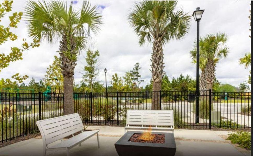 Community amenities in , Summerville (Image 44).