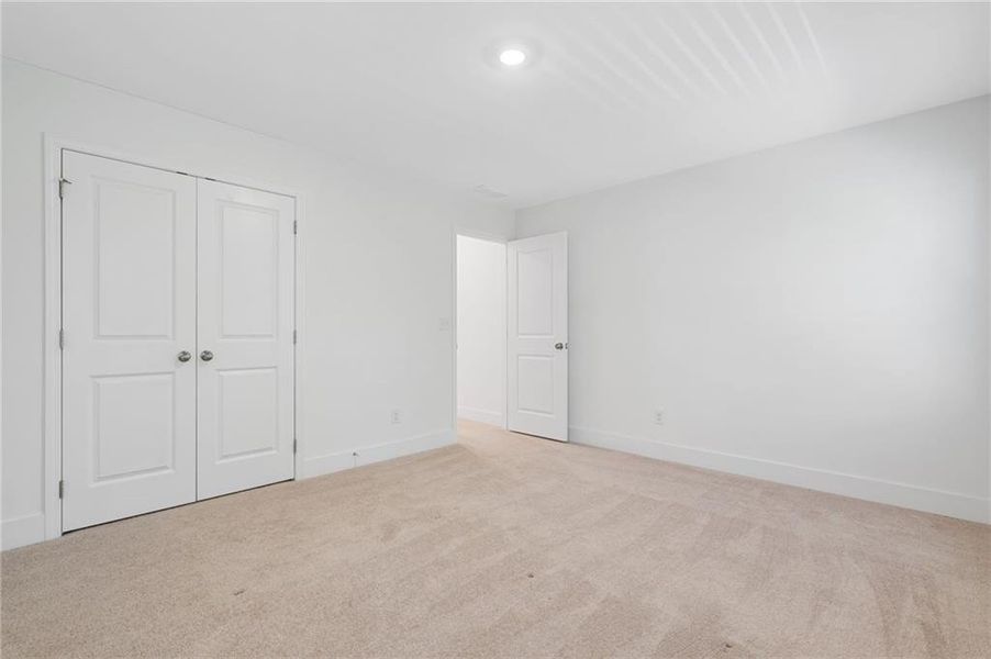 Spacious, unfurnished interior of a new home in , Dallas (Image 24).