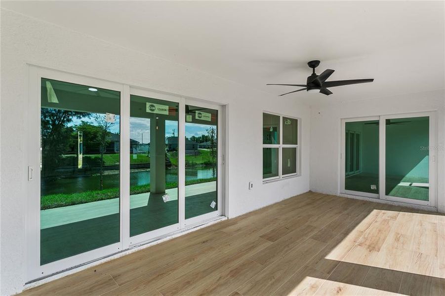 Exterior details and patio area of a home in , Cape Coral (Image 27).